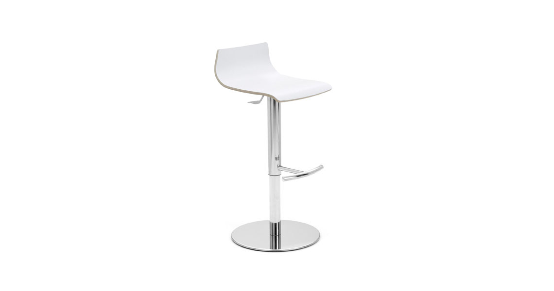 tabouret-bar-ou-chaises-avec-design-elegance