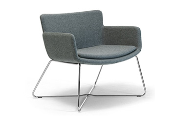 Fauteuil lounge design, bas et large, pour l'agencement de magasins et la vente au detail Lizzy