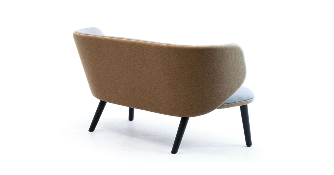 canape-lounge-colore-avec-dossier-haut-pieds-en-bois-alise-4g-img-13