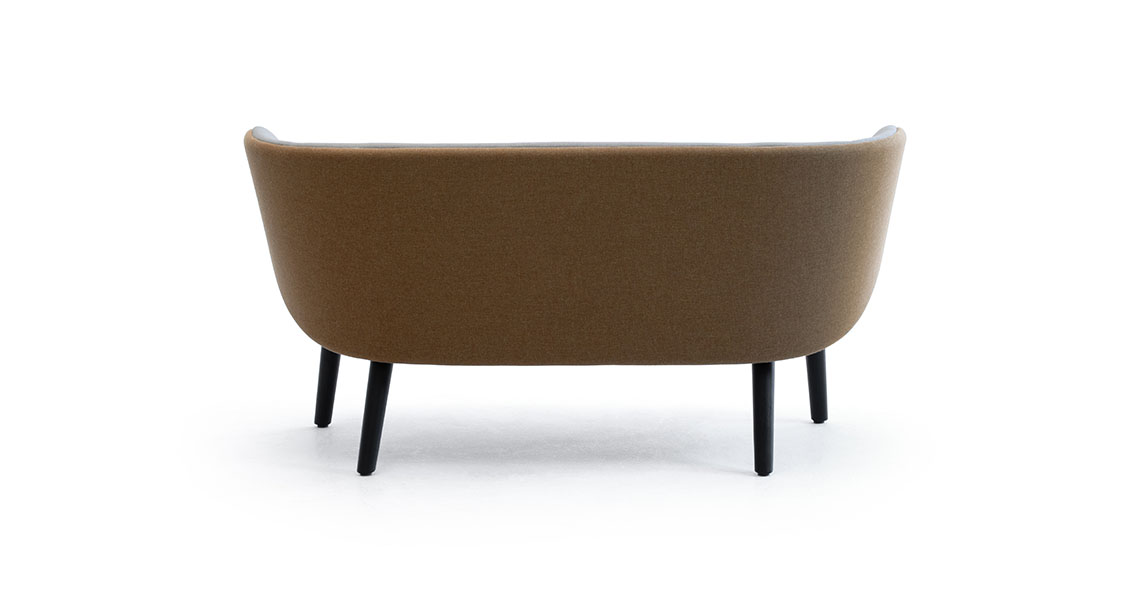 canape-lounge-colore-avec-dossier-haut-pieds-en-bois-alise-4g-img-15