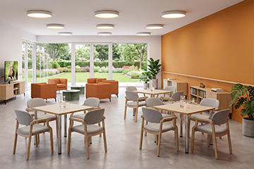 chaise-en-bois-pour-personne-agee-hopitaux-hospices-clinique-medicale-soleil-thumb-img-04