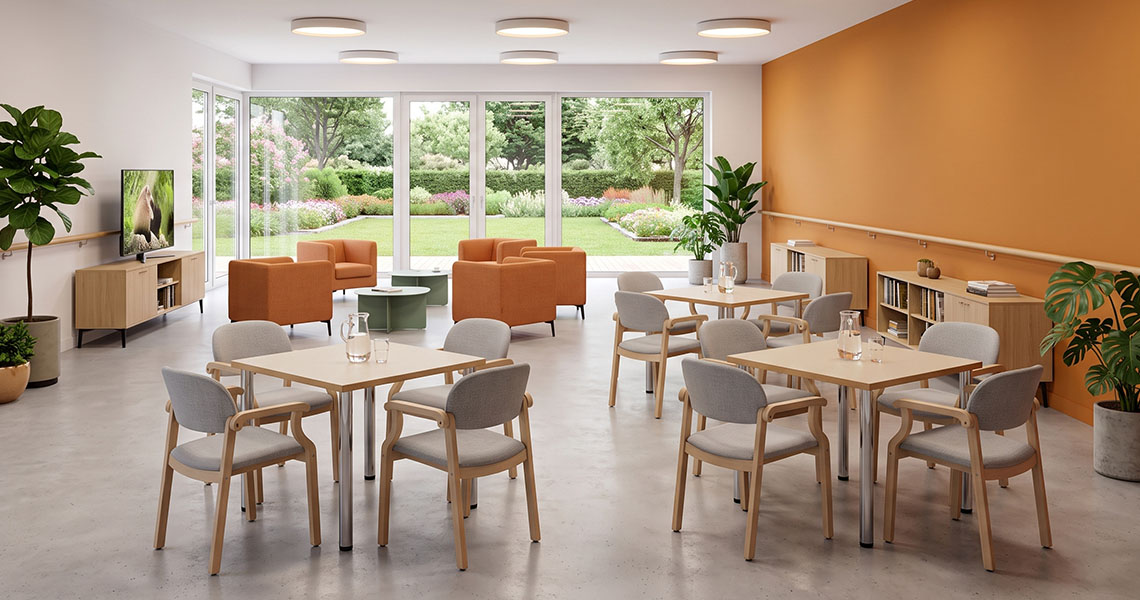 chaise-en-bois-pour-personne-agee-hopitaux-hospices-centres-rehabilitation-soleil-img-11