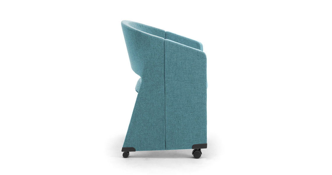 fauteuil-pliantes-sur-pour-conferences-avec-tablet-reef