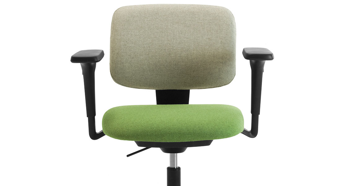 chaise-compacte-et-coloree-p-la-maison-et-bureau-dad-img-10