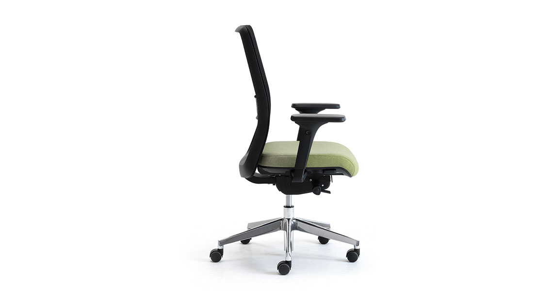 fauteuil-avec-dossier-filet-et-accoudoirs-wiki-re-img-07