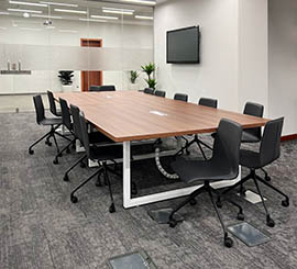 Chaise design pour table de reunion et de conference