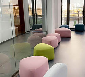 Pouf colore' pour salles de reunion et de briefing