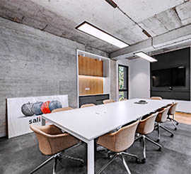 Chaises de table de reunion et de conference au design minimaliste et enveloppant