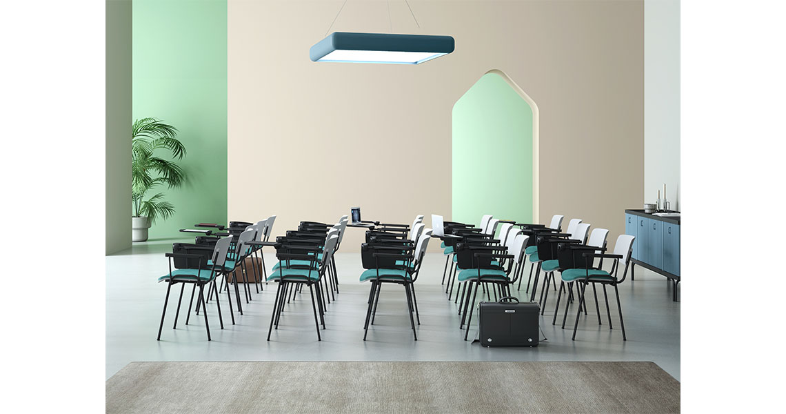 chaise-iso-coloree-a-tablette-p-conferences-formations-sally-img-01