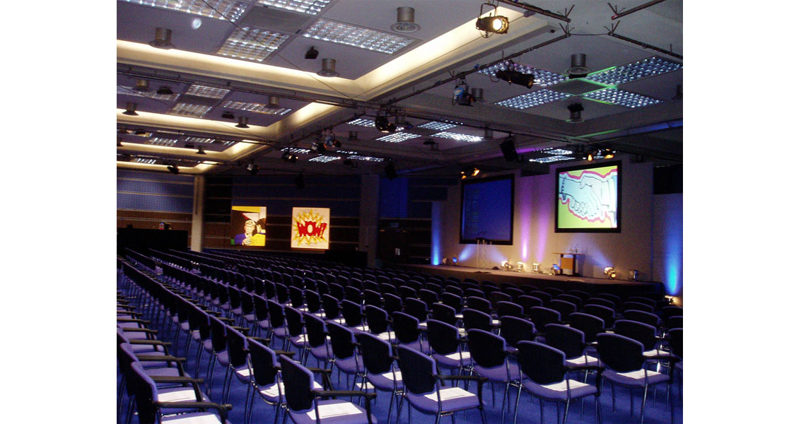 chaises-collectivite-avec-tablette-p-salle-de-cours-et-conference-valeria