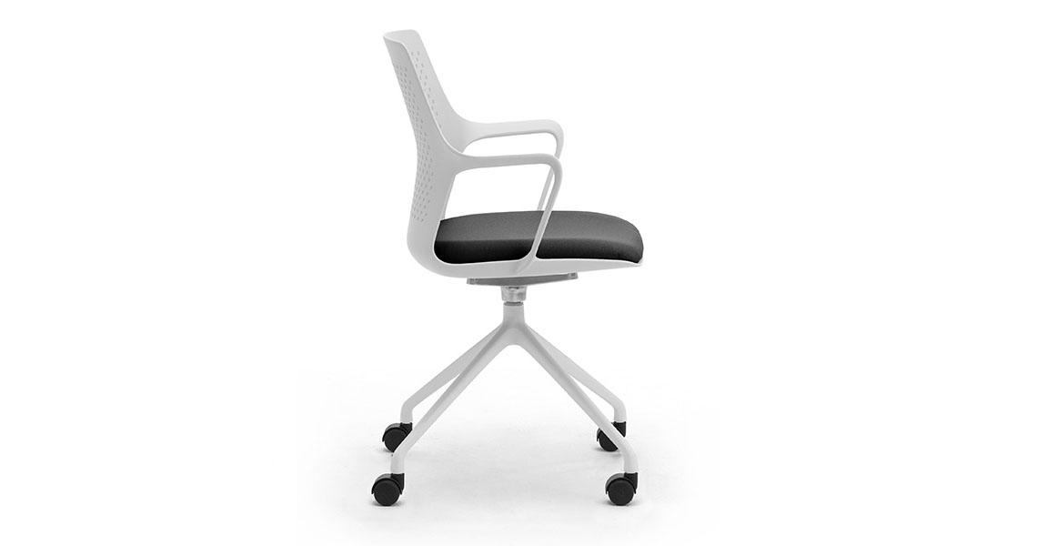 moderne-chaises-de-reunion-avec-design-elegant-ipa-img-05