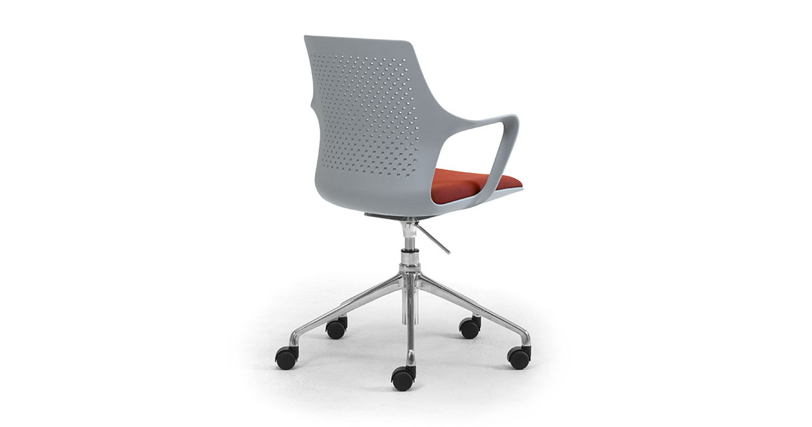 moderne-chaises-de-reunion-avec-design-elegant-ipa-img-09