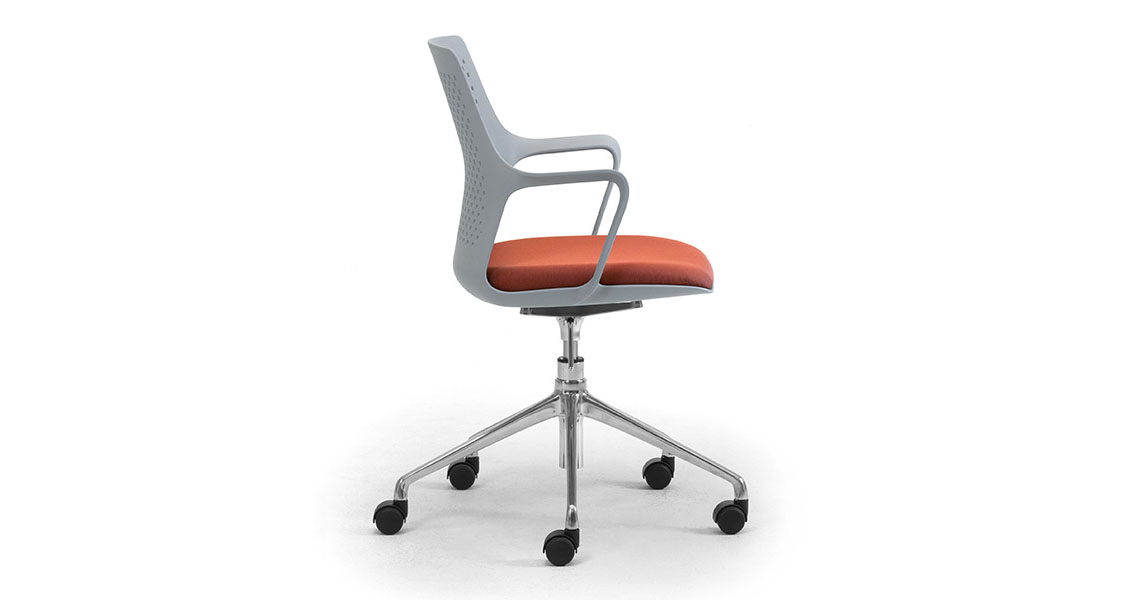 moderne-chaises-de-reunion-avec-design-elegant-ipa-img-11
