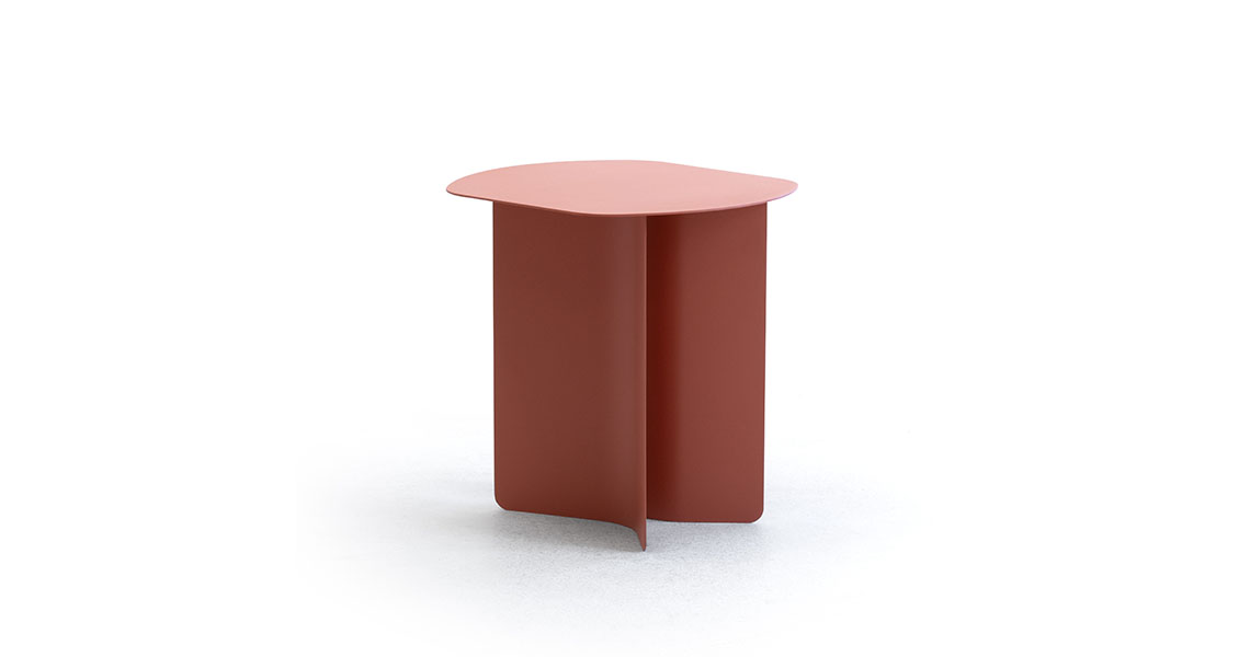table-a-cafe-coloree-moderne-style-en-metal-slim-img-03