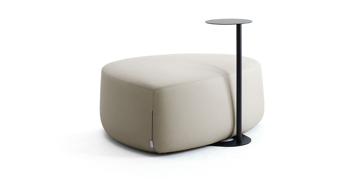 table-d-appoint-en-forme-de-c-pouf-canape-fauteuil-orion-img-02